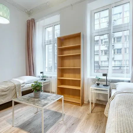 Kamienica Centrum Nr 4 *