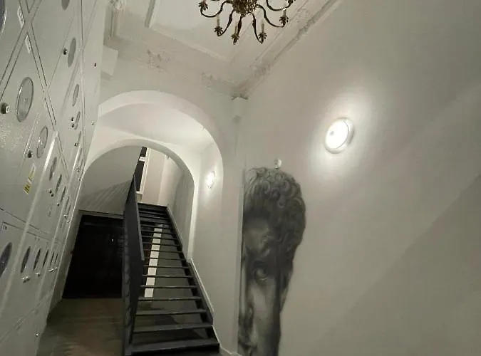 Kamienica Centrum Nr 4 *